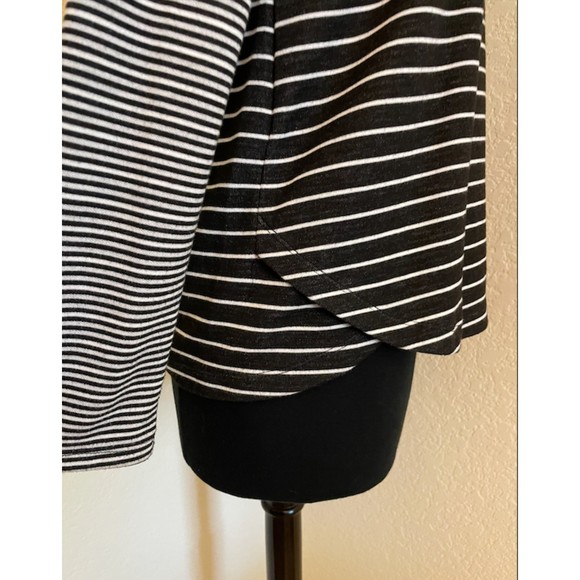 Liz Claiborne Weekend - Black and White Stripe Cowl Neck Top - Sz S - Picture 3 of 9